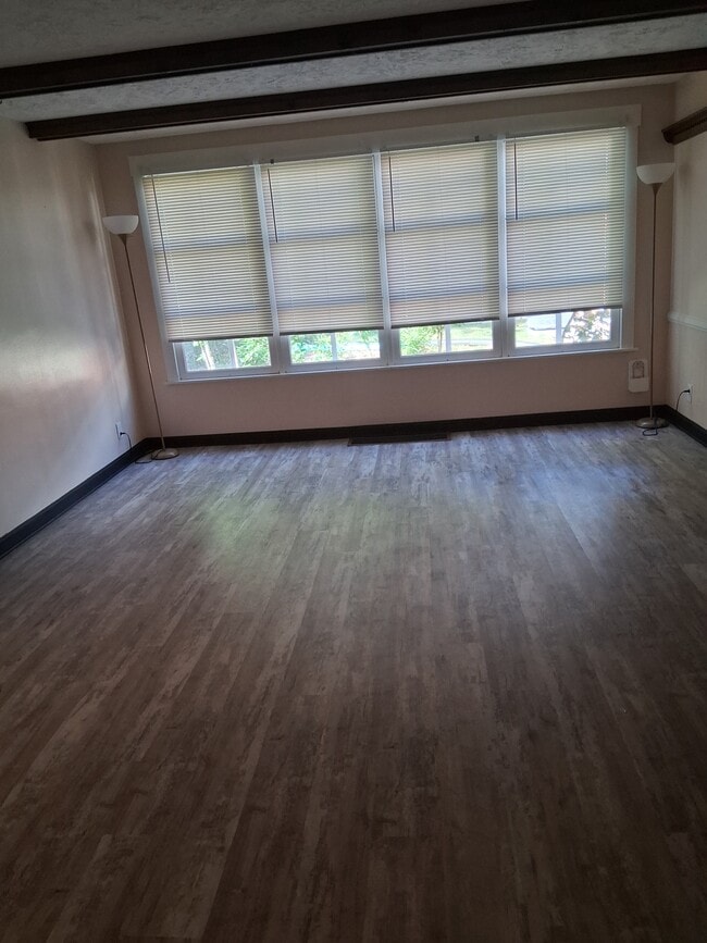 Living Room - 63 Edgewood Rd
