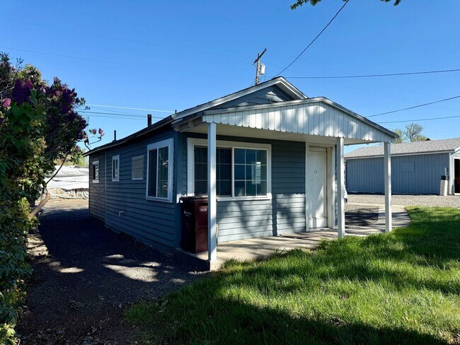 Foto del edificio - 1BR/1BA Studio in Downtown Clarkston!