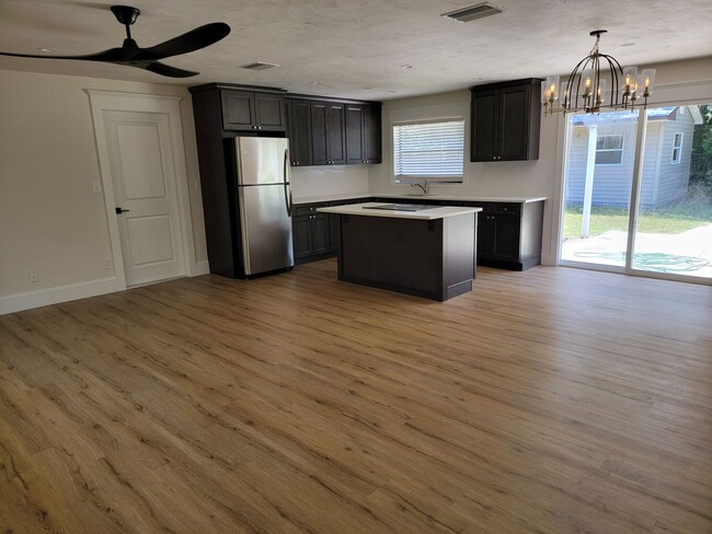 Foto del edificio - Fully Remodeled 2 Bedroom 2 Bath Home ***S...