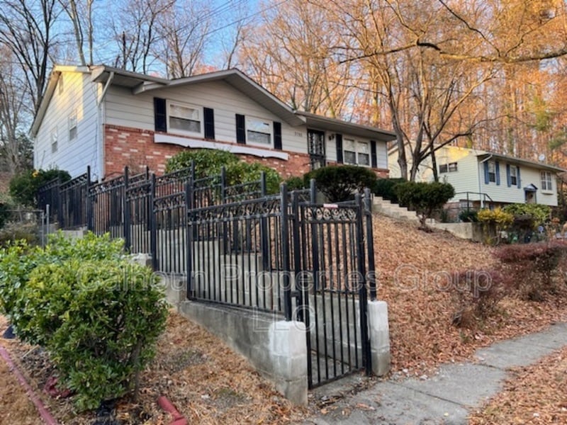 Photo - 3703 Walnut Lane