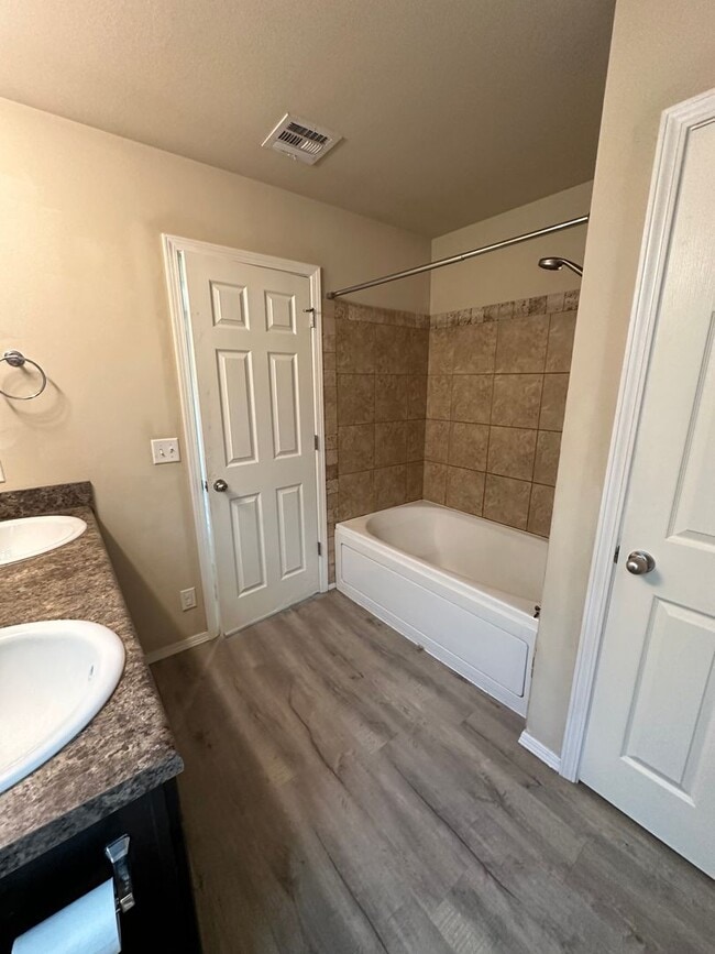 Building Photo - Country Living AND Convenience