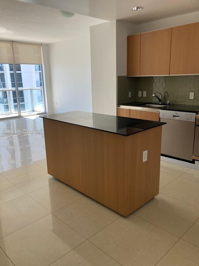 Building Photo - 1050 Brickell Ave