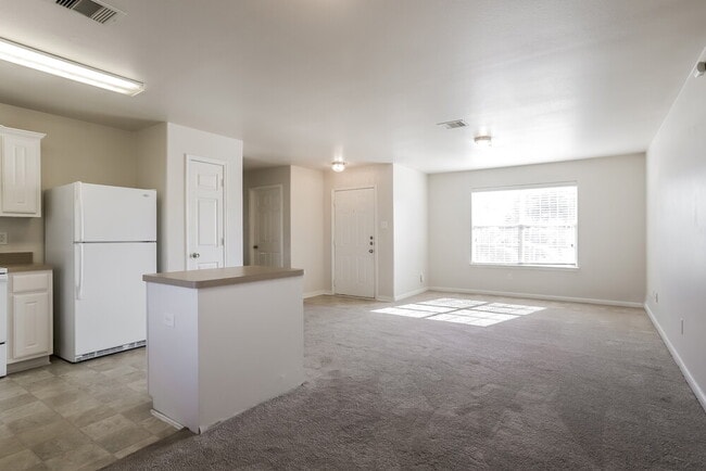 Building Photo - 4410 Thistle Pond Ct