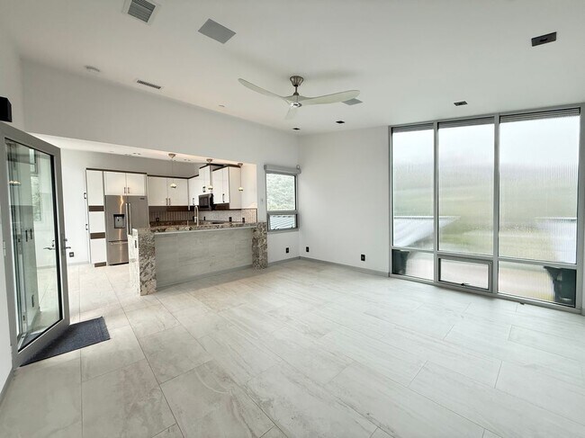 Foto del edificio - 4340 Prefumo Canyon Rd