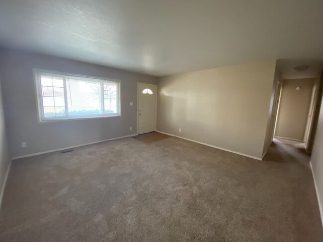 Building Photo - 6117 Landsdowne Dr