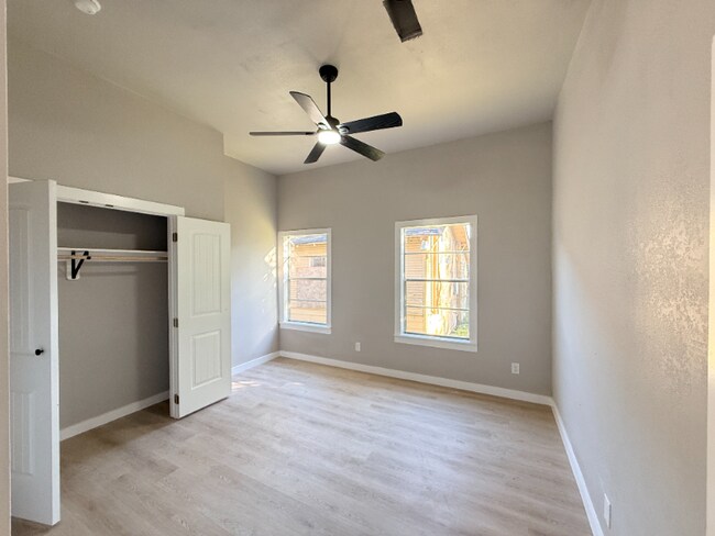 Foto del edificio - 2209 Gano St