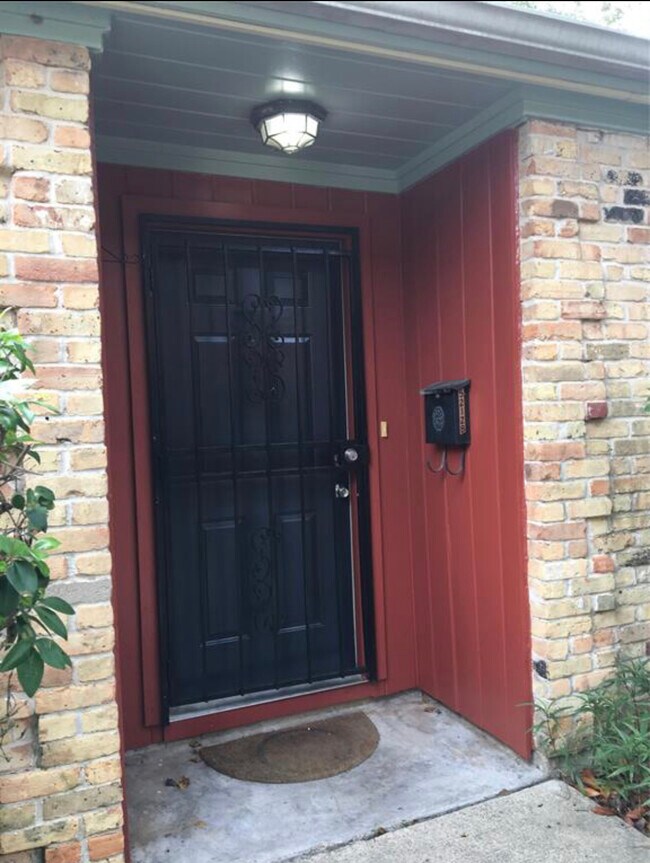 Building Photo - 5212 Arboles Dr