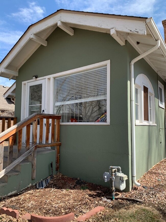 Building Photo - 1716 7th Ave