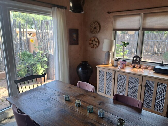 Building Photo - Charming 4-Bedroom, 2-Bath Home with Priva...