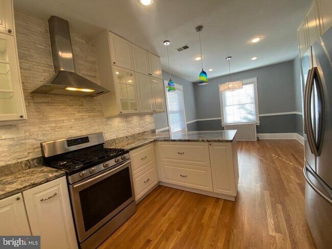 Foto del edificio - 1407 N Glebe Rd