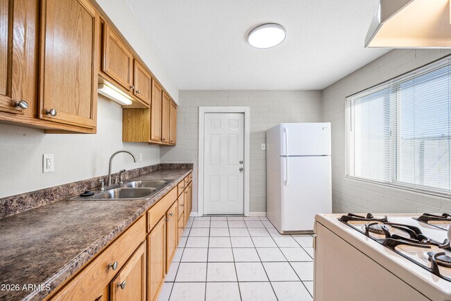 Foto del edificio - 837 E Alice Ave