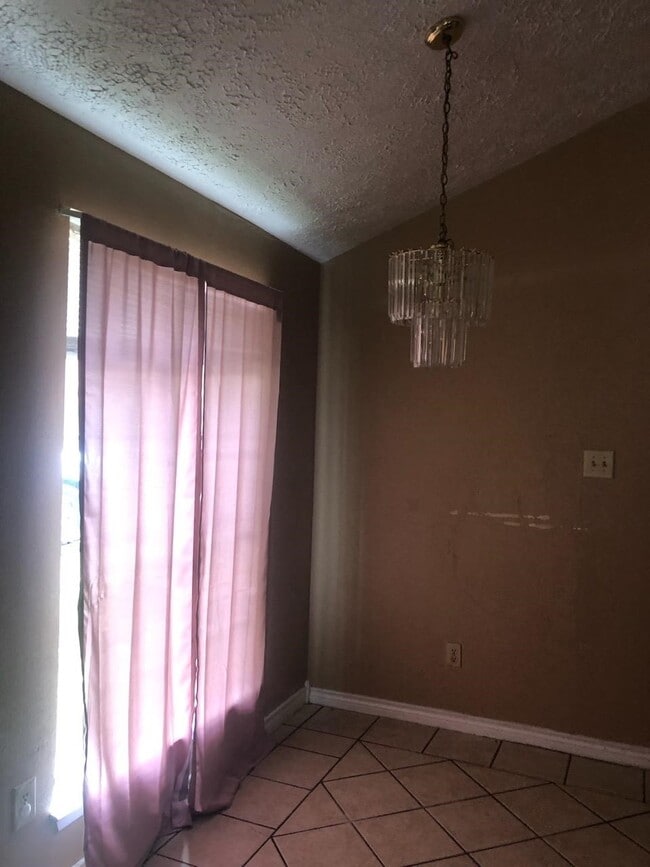 Foto del edificio - 10009 Rosbrook Dr