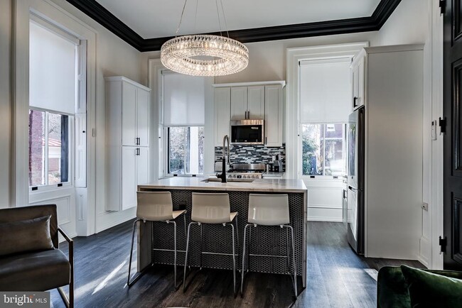 Foto del edificio - 305 S Walnut St