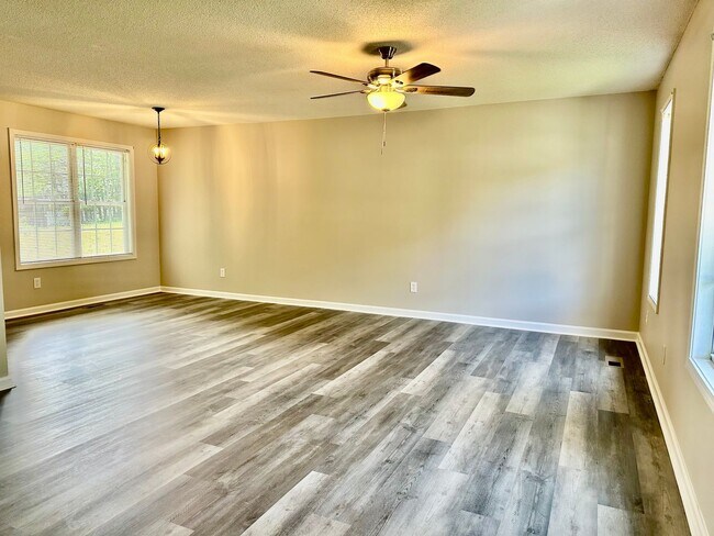 Foto del edificio - Villa Rica Rental- Open House 7/19 from 2-3pm