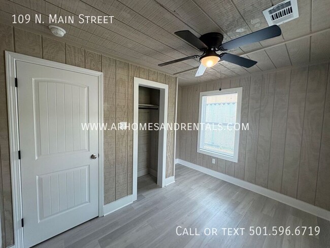 Building Photo - 109 N Main