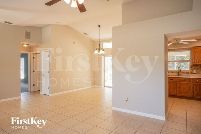 Building Photo - 2275 Vedado St