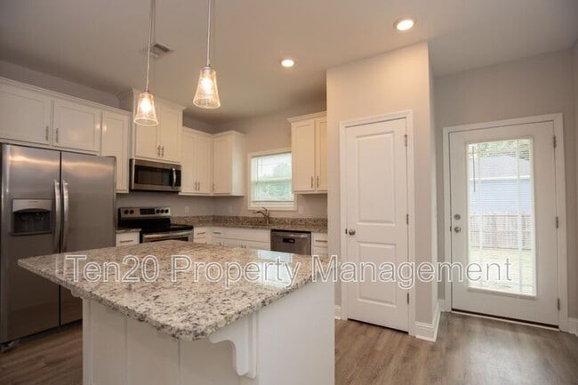Building Photo - 30 Vineyard Dr