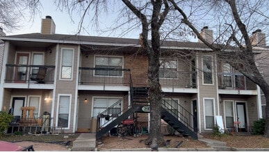 Building Photo - 2009 West Loop