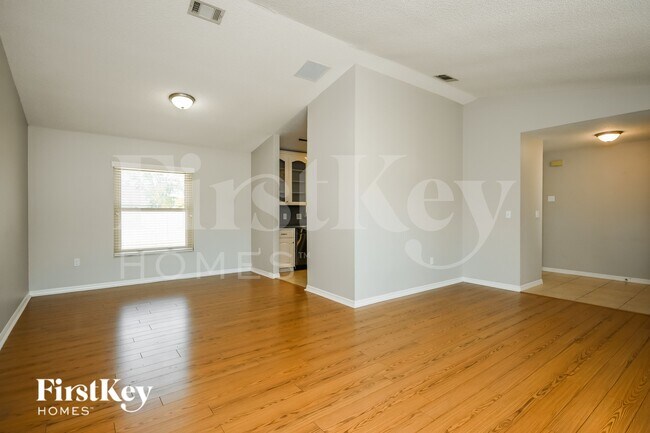 Foto del edificio - 3326 Bottlebrush Ct