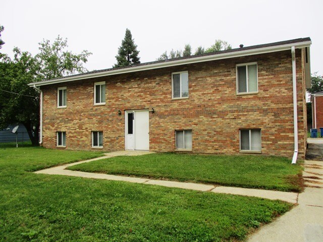Primary Photo - 504 E Locust St