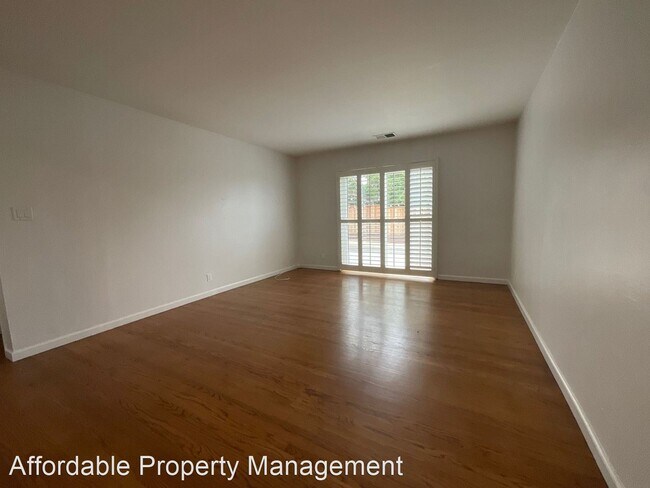 Building Photo - 3 br, 2 bath House - 5015 Foxboro Drive