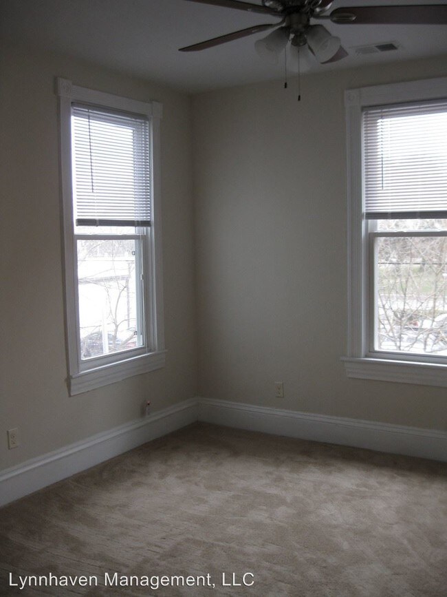 Building Photo - 112-112 W 34th St