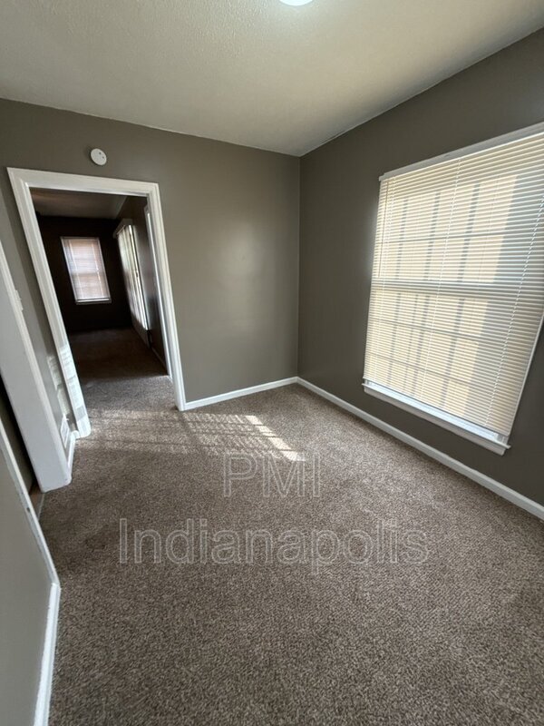 Building Photo - 3630 N Chester Ave