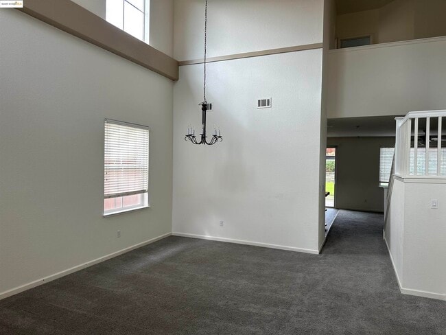 Building Photo - 1843 Crown Peak Way