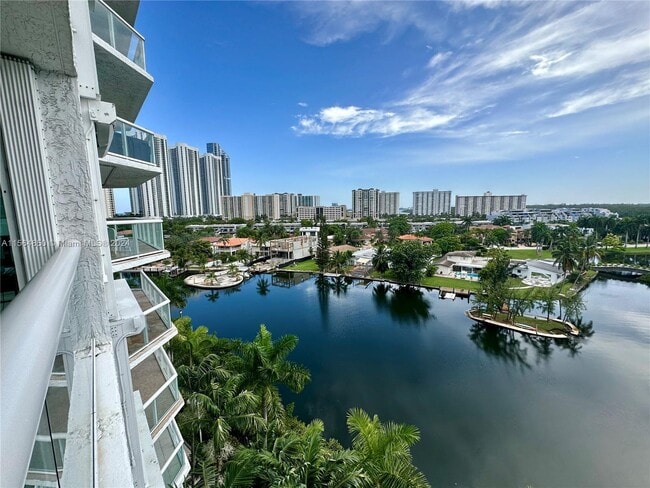 Building Photo - 16500 Collins Ave