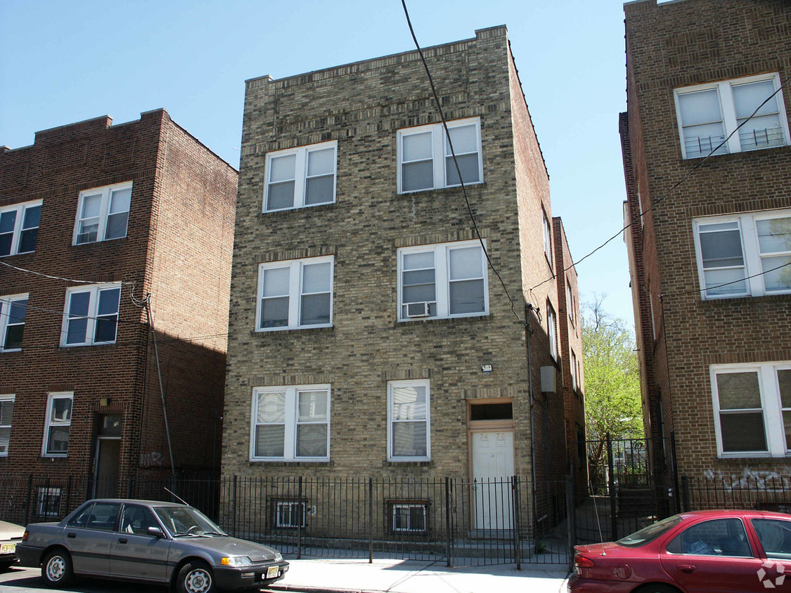 Primary Photo - 74-76 Boylan St