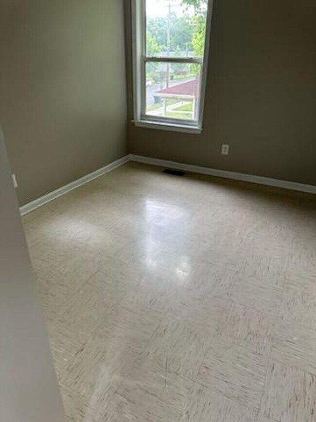 Foto del edificio - Newly Renovated 2 BR/1BA