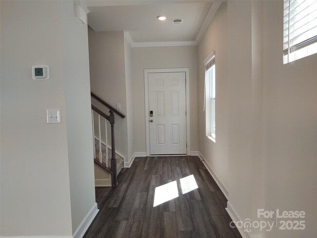 Building Photo - 326 Hyssop Ct