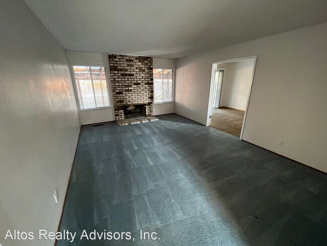 Foto del edificio - 5 br, 2 bath House - 1049 Azalea Drive
