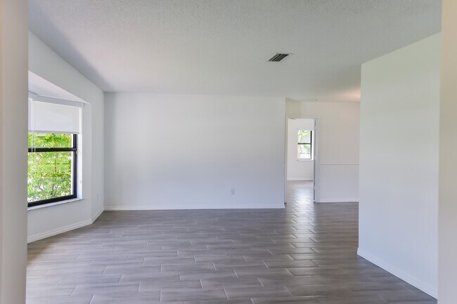 Foto del edificio - 1168 SE Clifton Ln