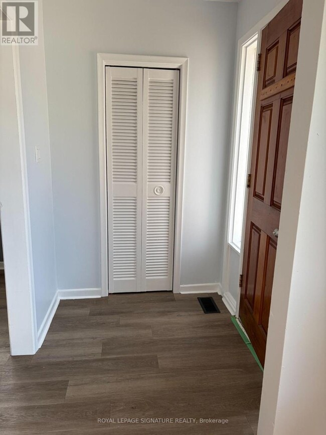 Building Photo - 7 Limevale Crescent