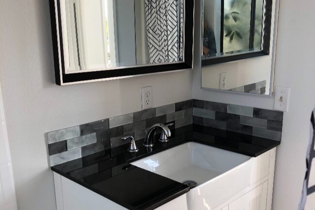 upstairs bathroom - 478 Arcade Dr