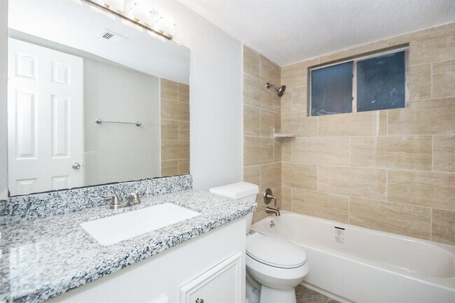Foto del edificio - 29623 Raestone St