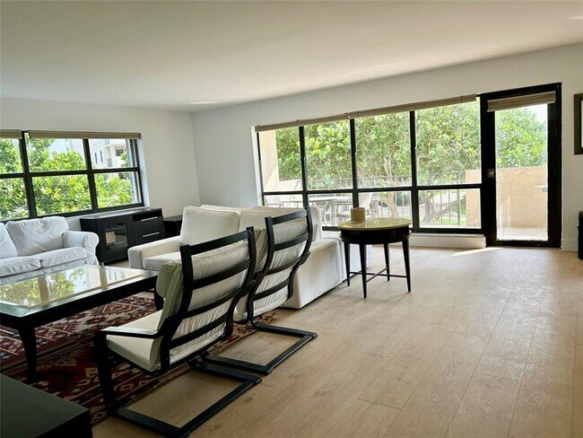 Foto del edificio - 4900 N Ocean Blvd