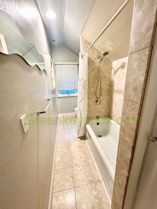 Building Photo - 10197-1136