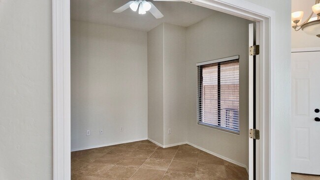 Foto del edificio - Awesome 2bd + office Lakeside home - T-Bir...