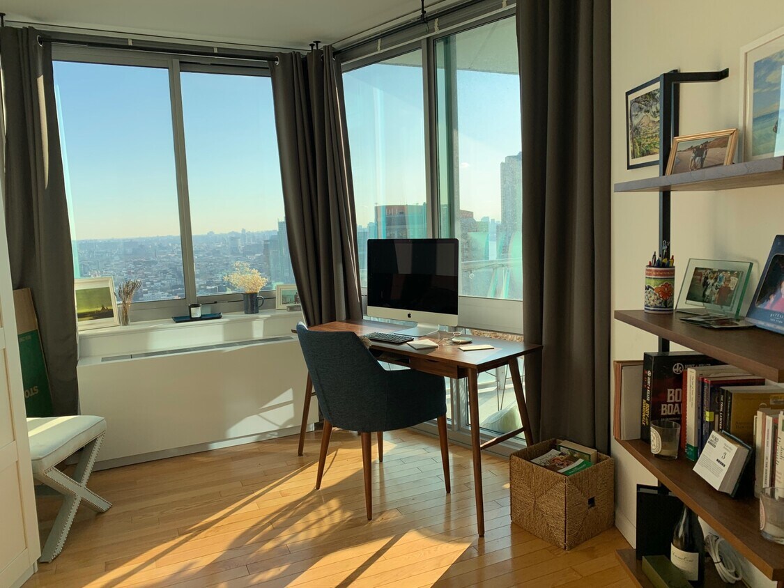 4615 Center Blvd Unit 4104, Queens, NY 11109 Room for Rent in Queens