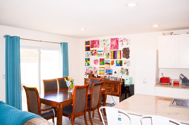 Foto del edificio - 5 Bedroom 3 Bath in Avalon Woods in Newberry
