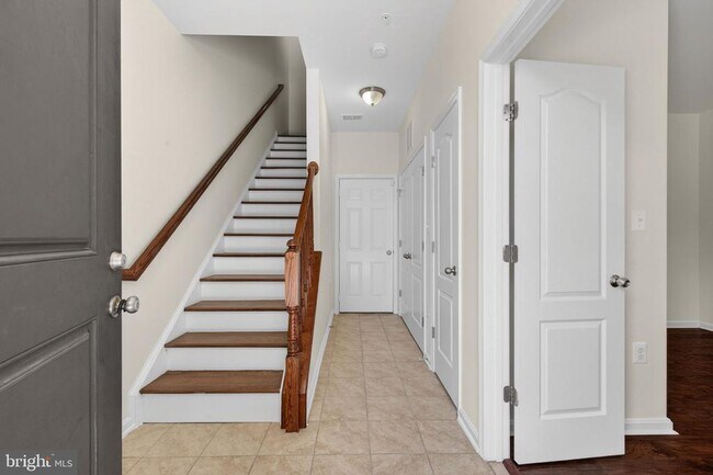 Building Photo - 3716 Foote St NE