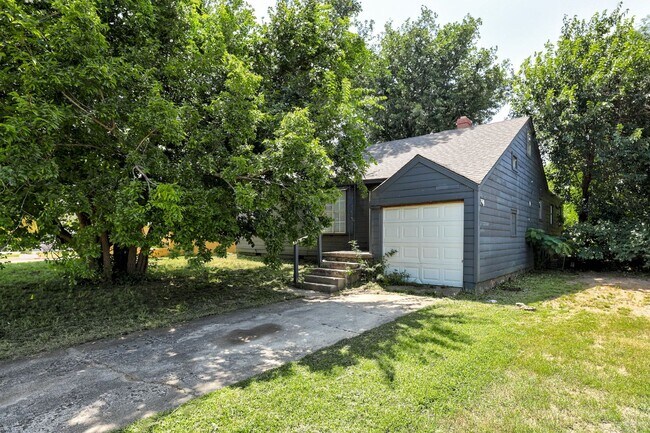 Building Photo - 2 BED/ 1.5 BATH Close to Botanical Gardens...