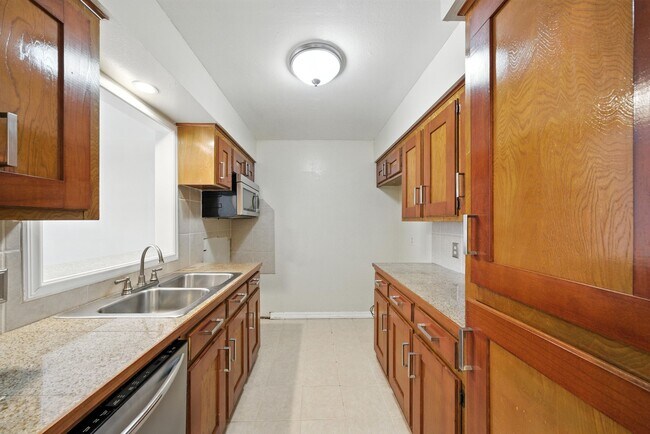 Foto del edificio - 10666 Hazelhurst Dr