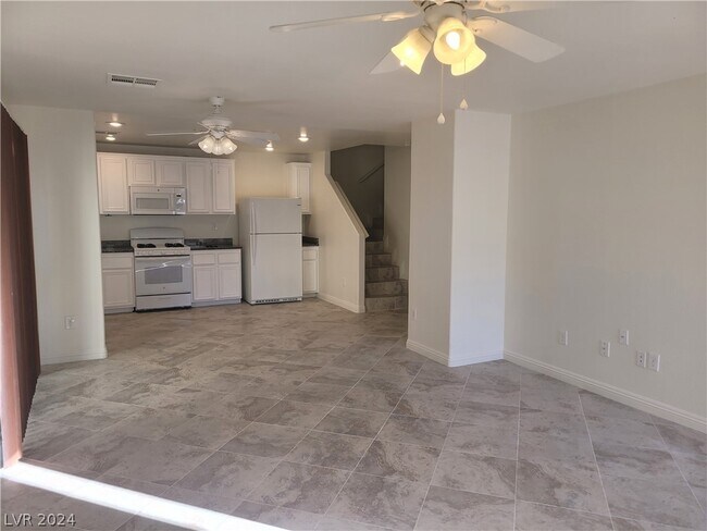 Foto del edificio - 4208 Perfect Drift St