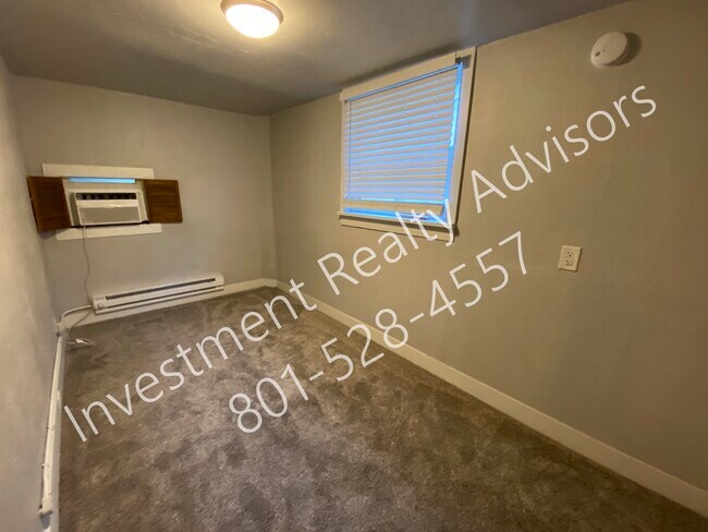 Foto del edificio - 230 Canyon Side Rd