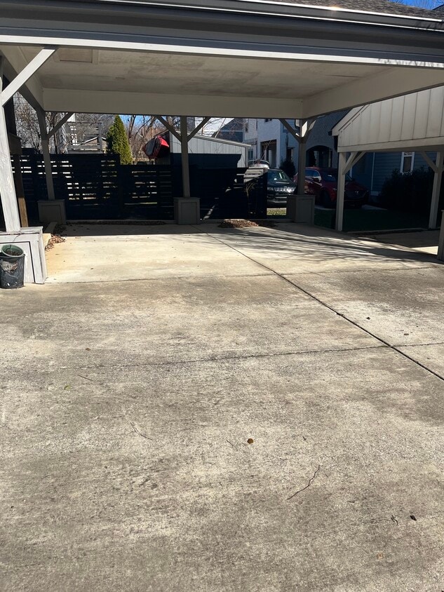 Building Photo - 2148 Oakland St