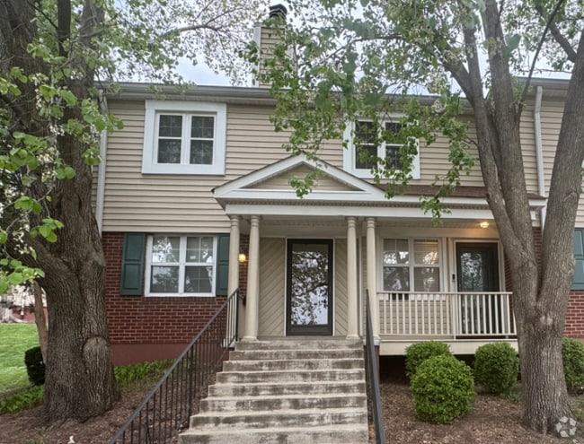 Building Photo - 1469 Bobolink Pl