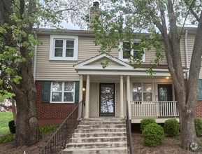 Building Photo - 1469 Bobolink Pl